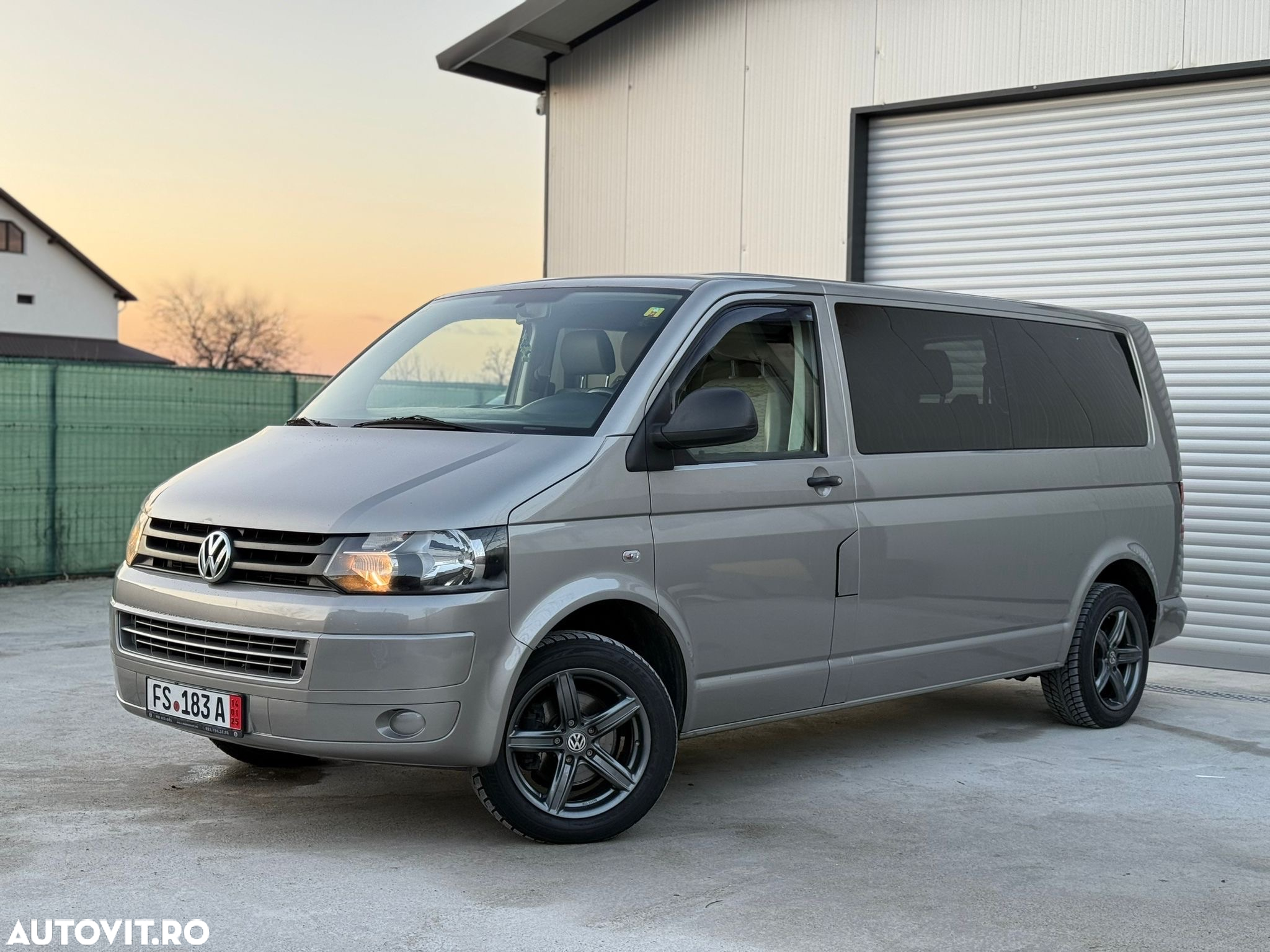 Volkswagen Transporter Caravelle 4MOTION Trendline Lung - 2