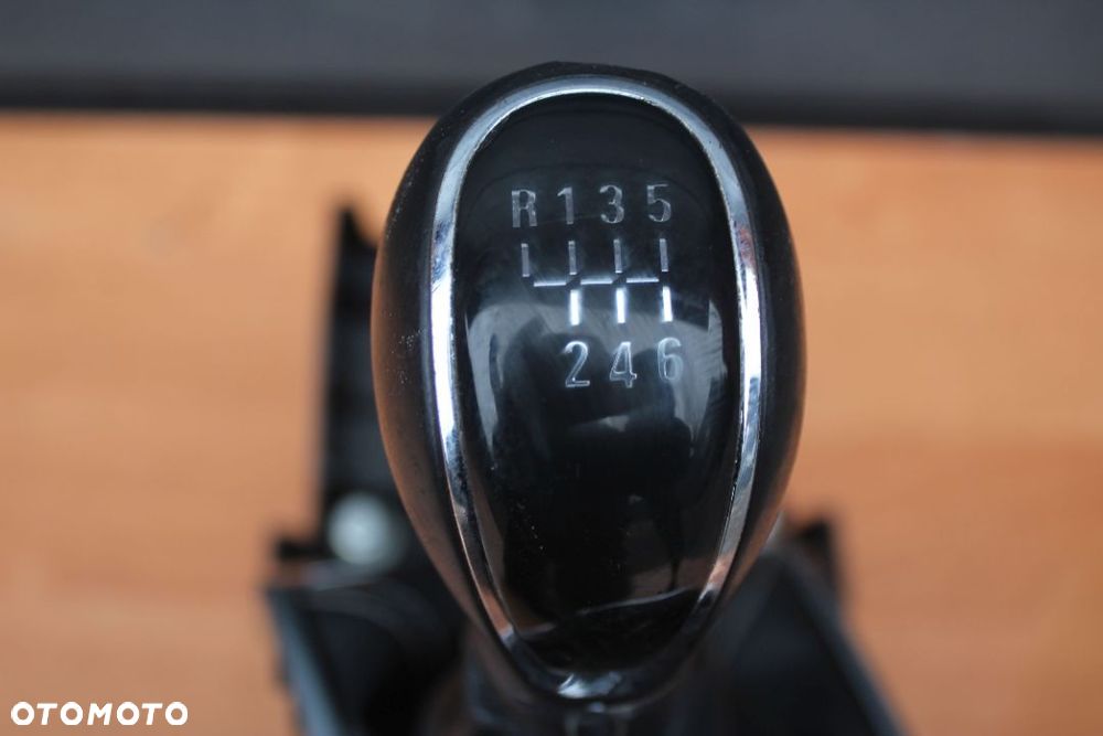 LEWAREK ZMIANY BIEGÓW OPEL ASTRA J 1.4T BENZYNA 6B 55563829 - 4