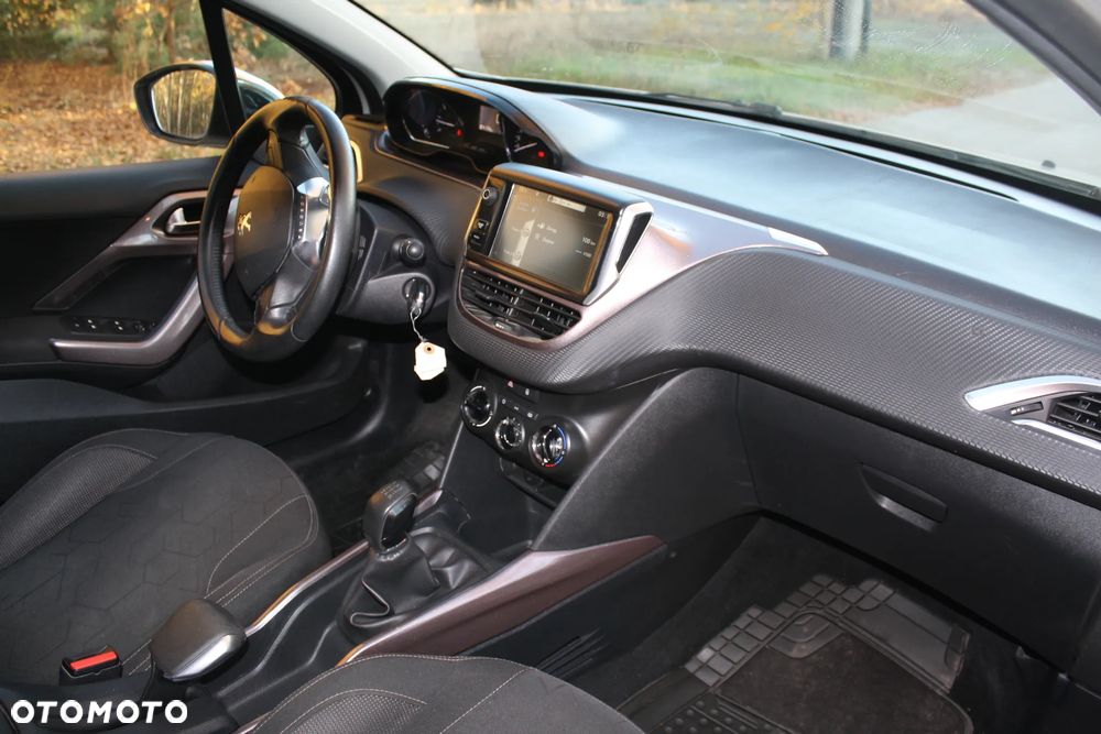 Peugeot 2008 PureTech 110 Style - 17