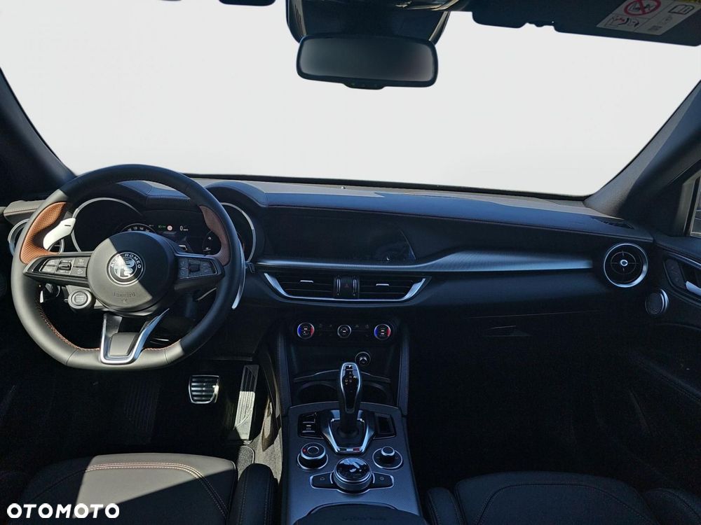 Alfa Romeo Stelvio 2.0 Turbo 16V AT8-Q4 Intensa - 10