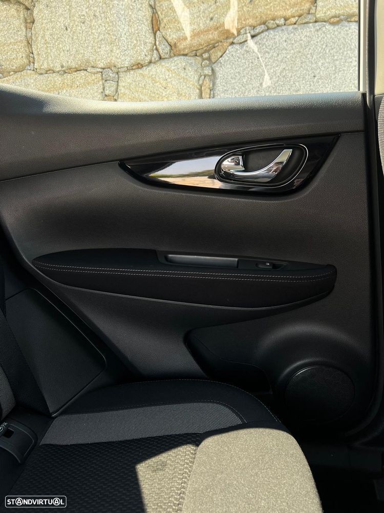 Nissan Qashqai 1.5 dCi N-Connecta DCT - 21