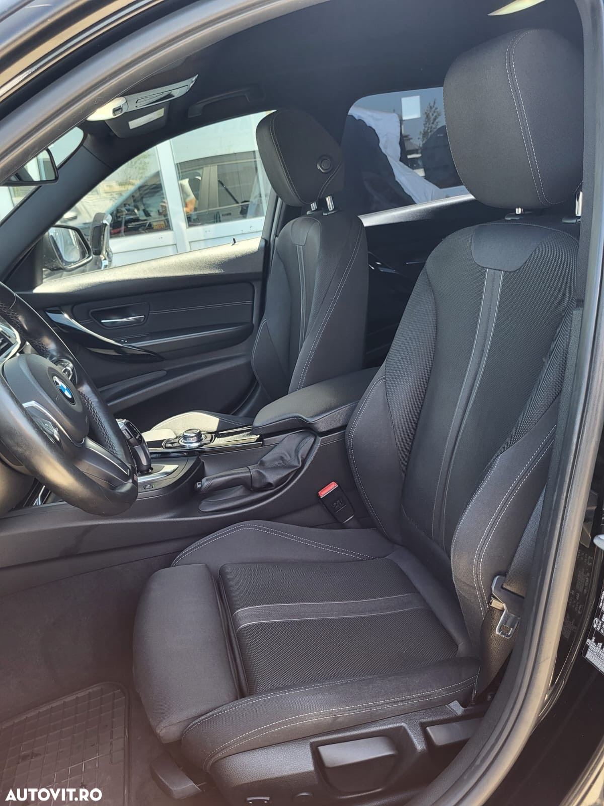 BMW Seria 3 318d Touring Aut. Sport Line - 12