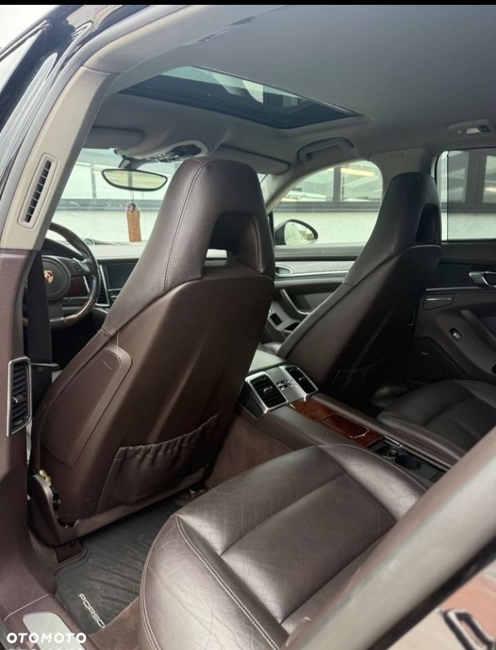 Porsche Panamera 4S - 8