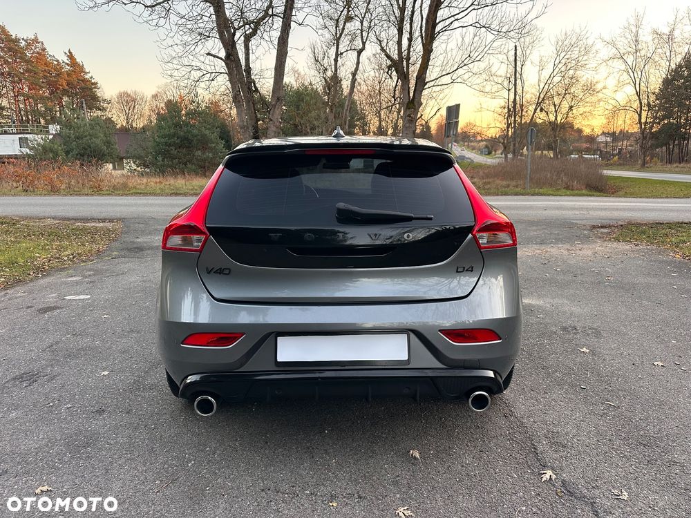 Volvo V40 D4 Drive-E R-Design Momentum - 11