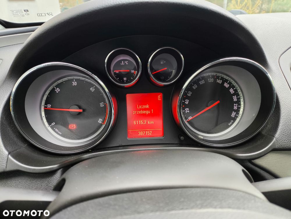 Opel Insignia 2.0 CDTI - 16