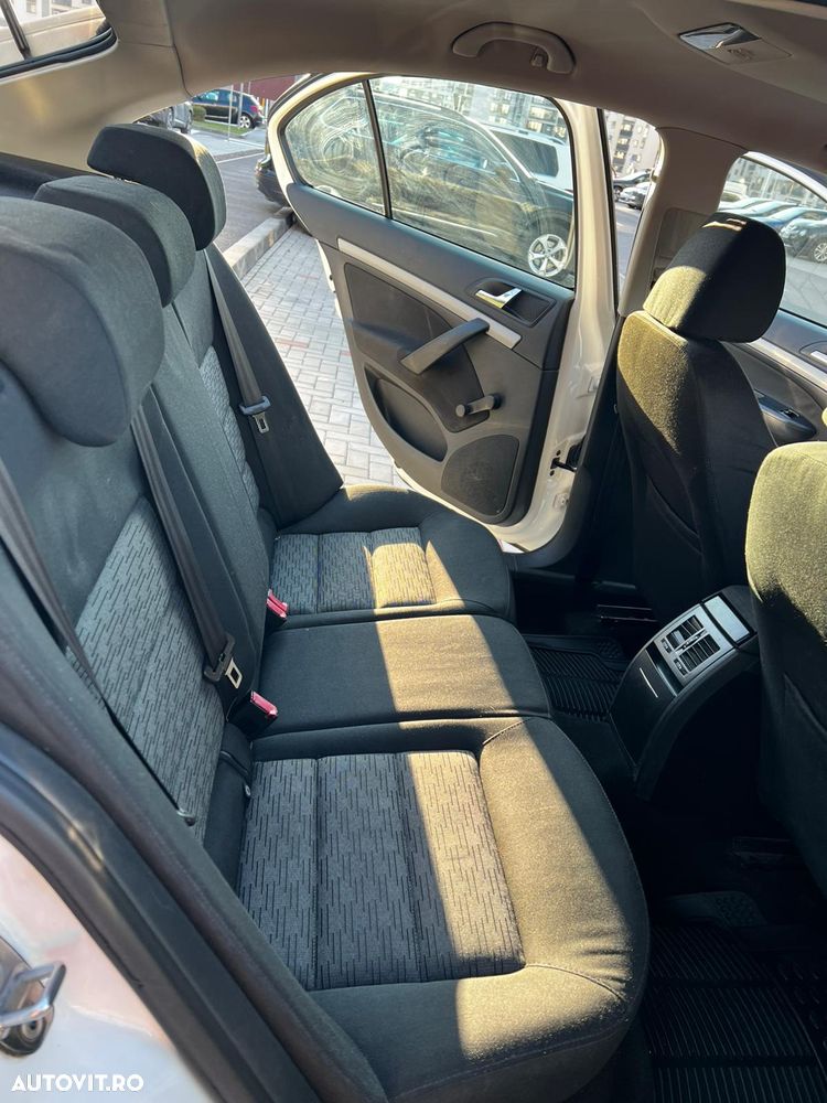 Skoda Octavia 1.6 TDI ELEGANCE - 17