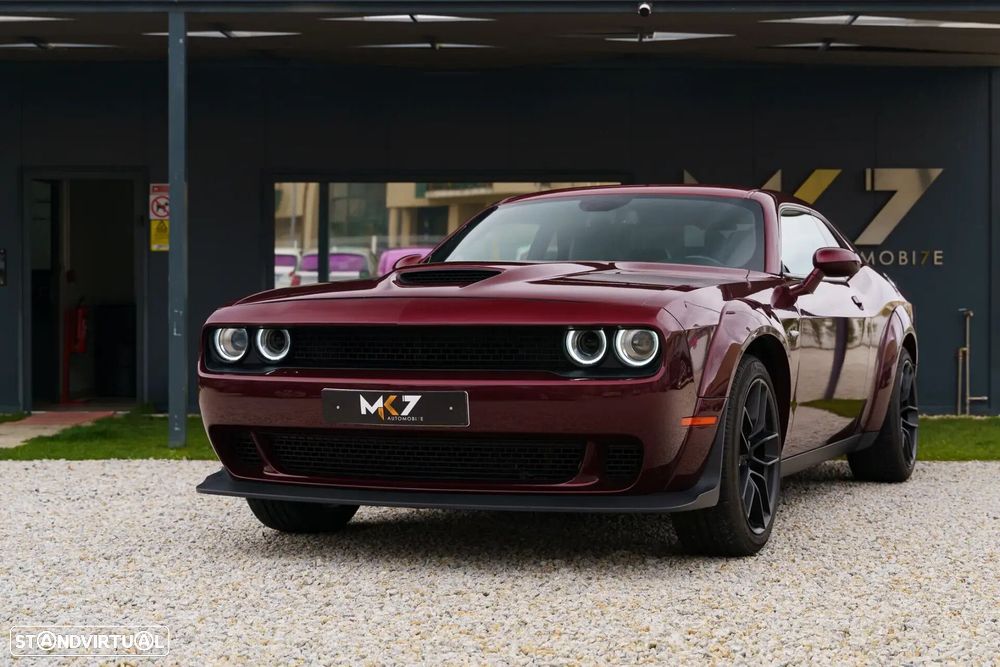 Dodge Challenger - 1