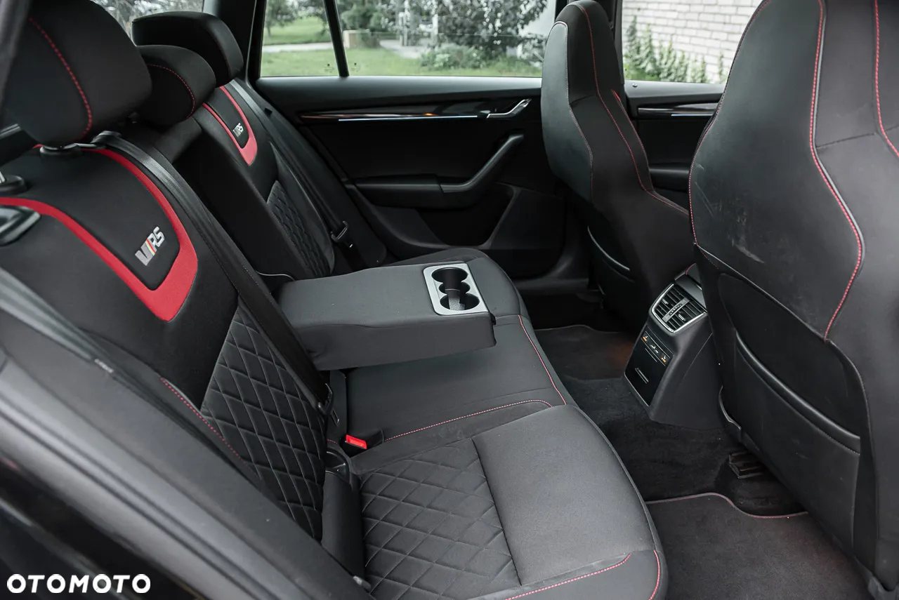 Skoda Octavia Combi 2.0 TDI 4x4 DSG RS - 19