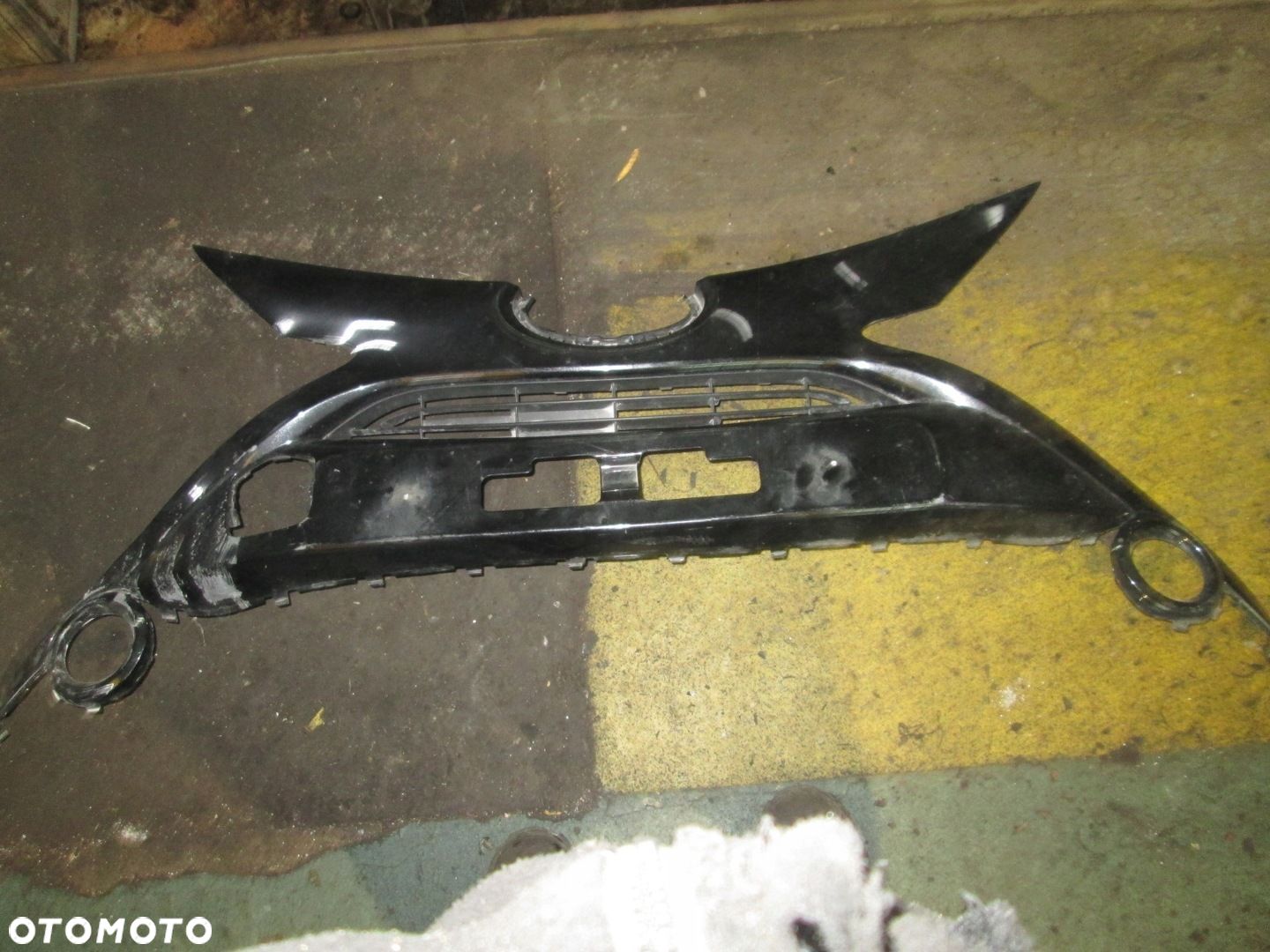 GRILL ATRAPA ZDERZAK PRZÓD TOYOTA AYGO II 14-17 - 1