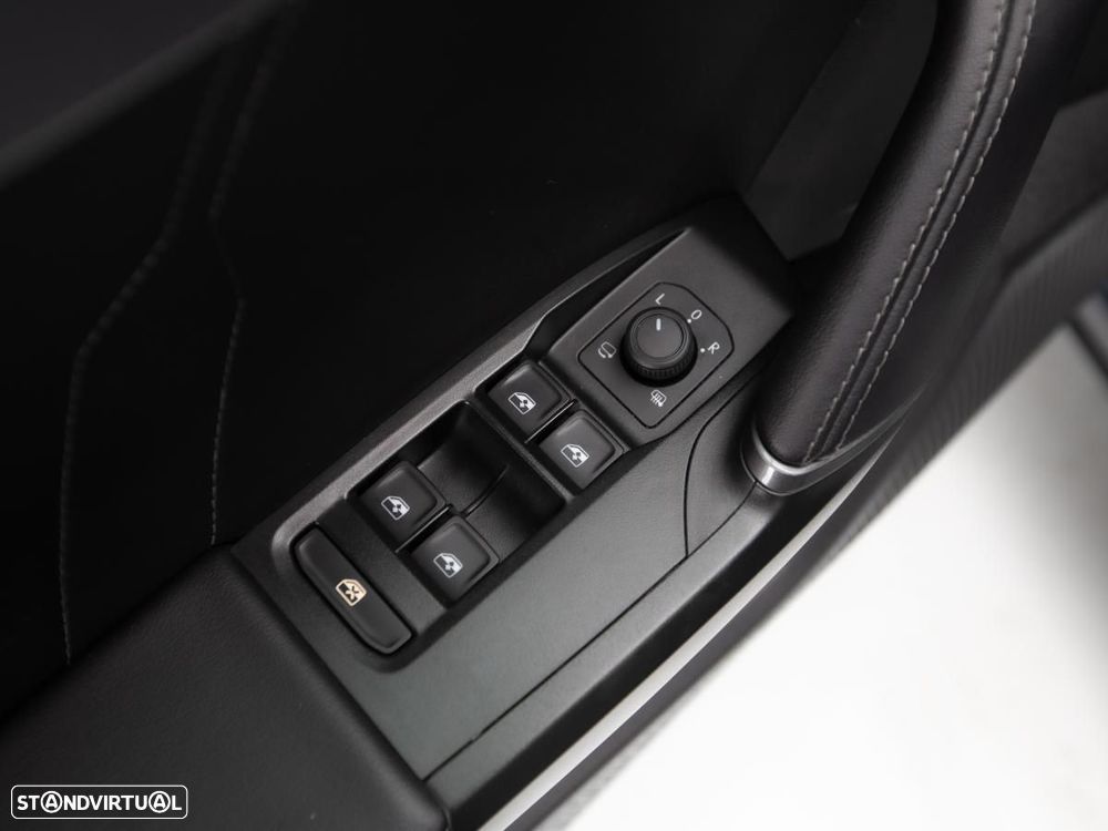 Cupra Formentor 1.4 e-Hybrid Base DSG - 13