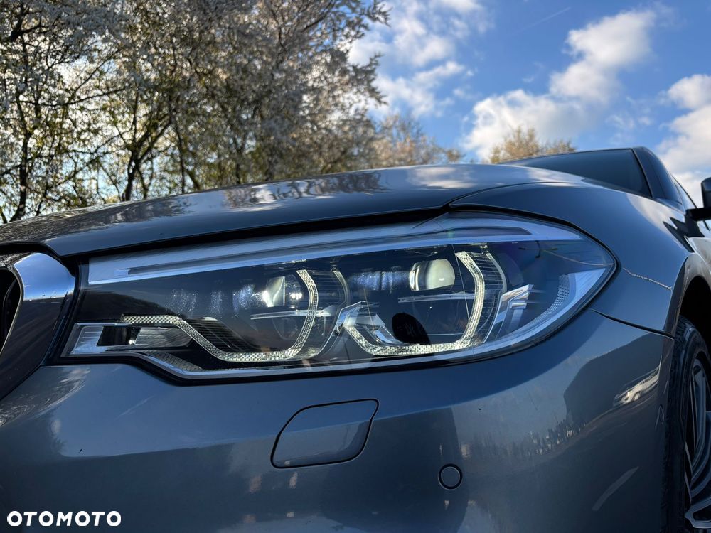 BMW Seria 5 530e iPerformance M Sport sport - 22