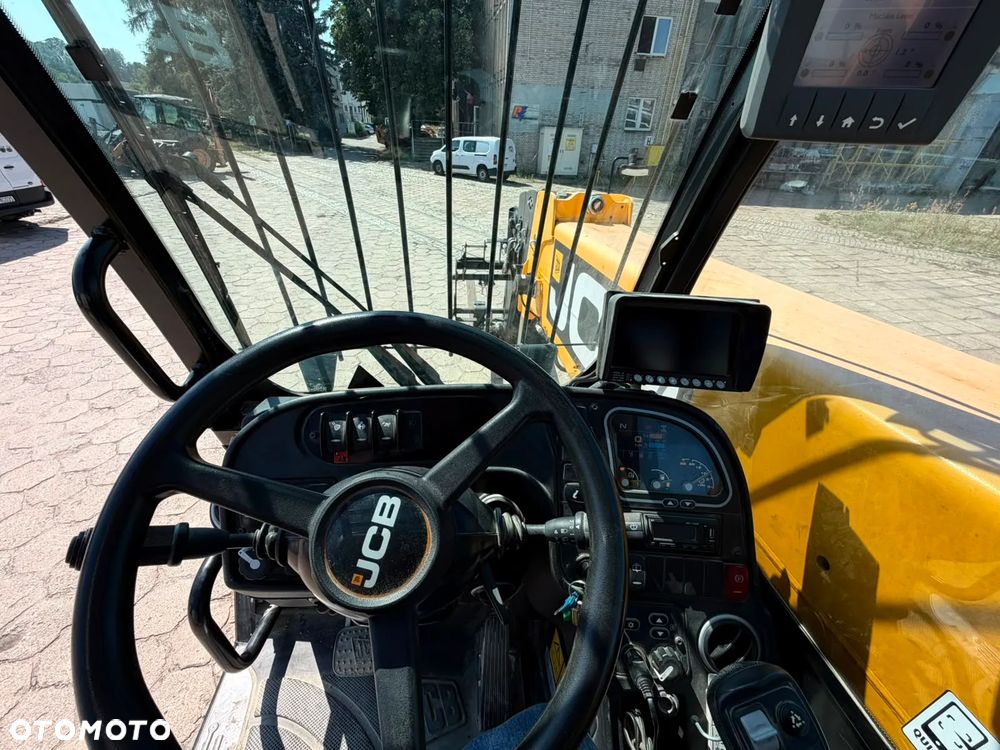 JCB 5.5-21 - 18