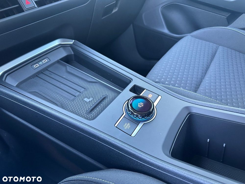 Volkswagen T-Roc 1.5 eTSI Life DSG - 23