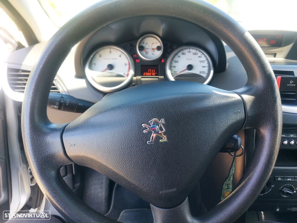 Peugeot 207 1.6 HDi Sport - 3