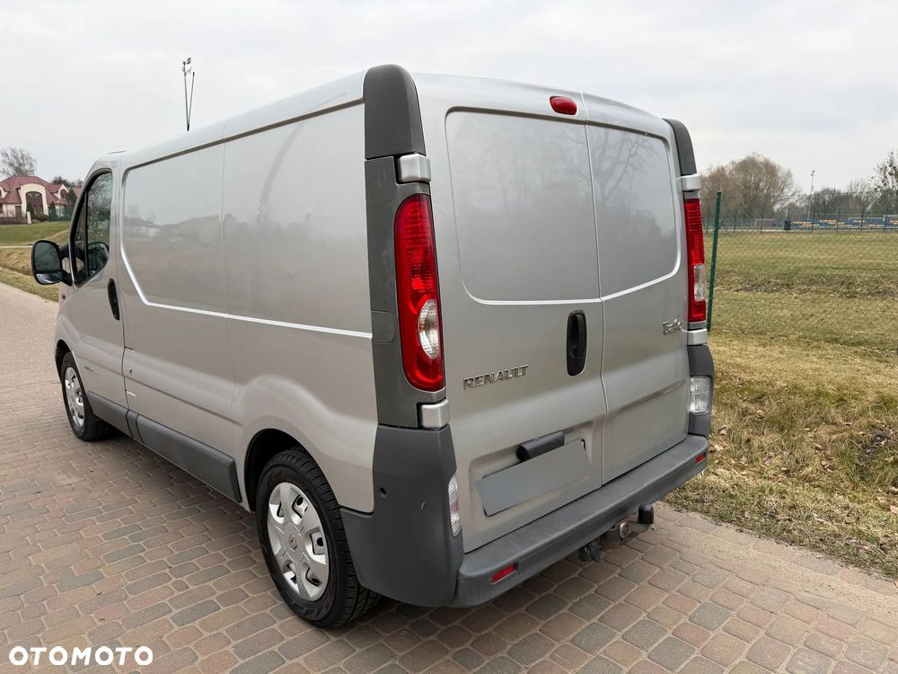 Renault TRAFIC - 8