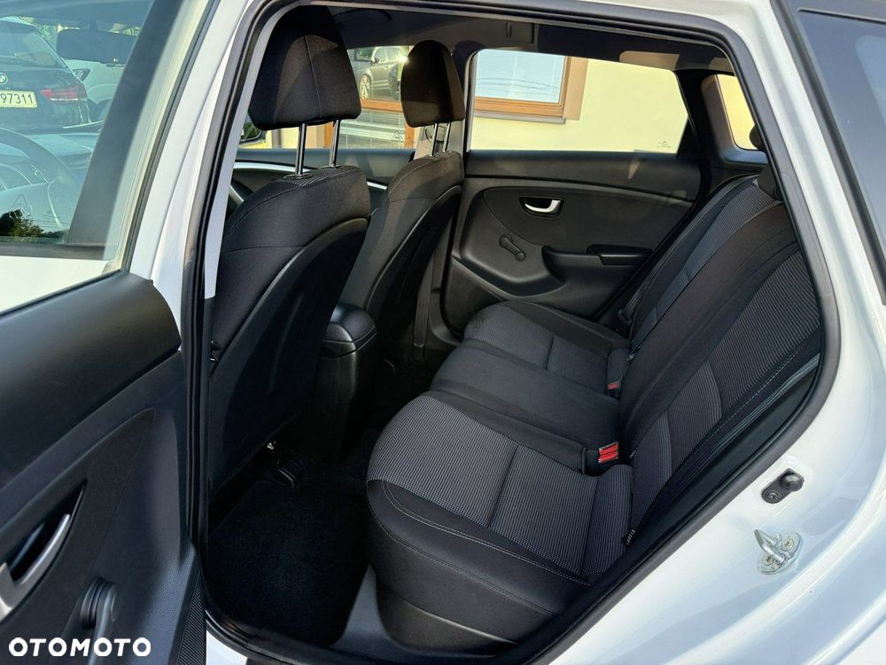 Hyundai i30 1.4 Classic + - 23