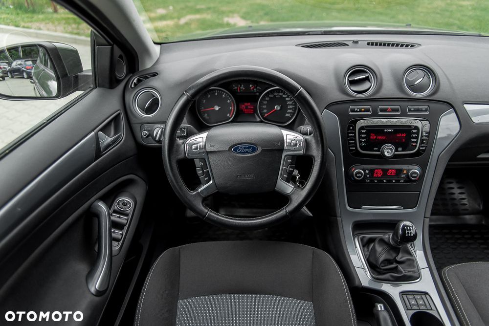 Ford Mondeo - 39