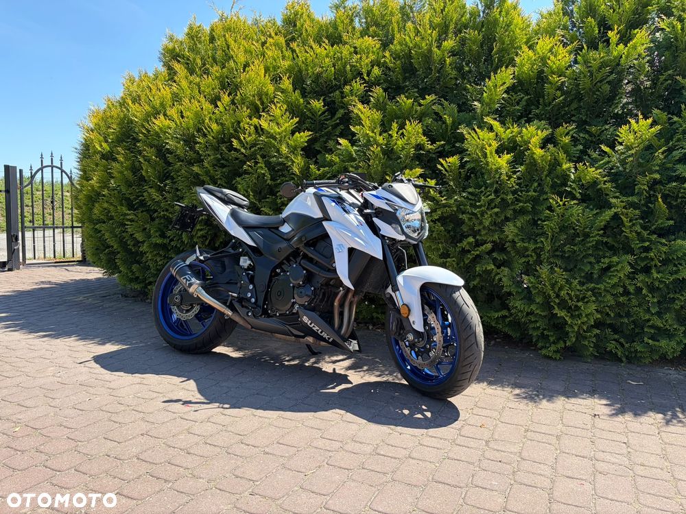 Suzuki GSX - 1