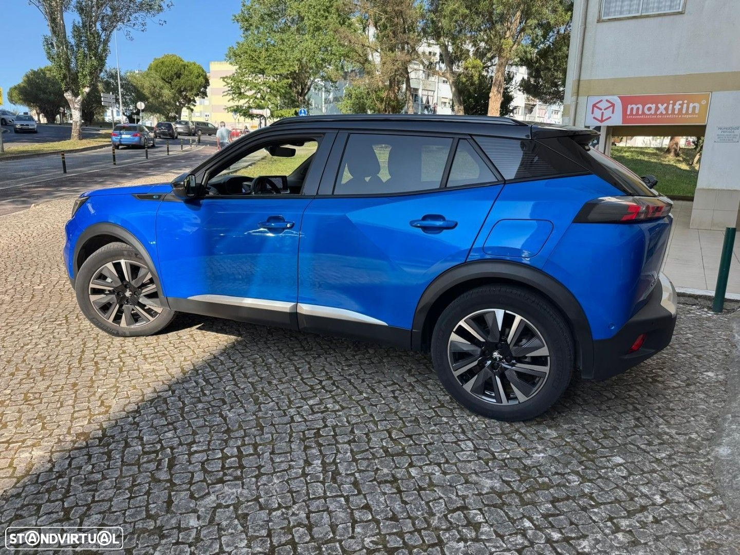 Peugeot e-2008 50 kWh GT Line - 4