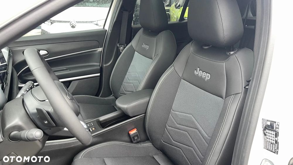 Jeep Avenger ver-1-2-t3-mhev-summit-fwd-edct6 - 10