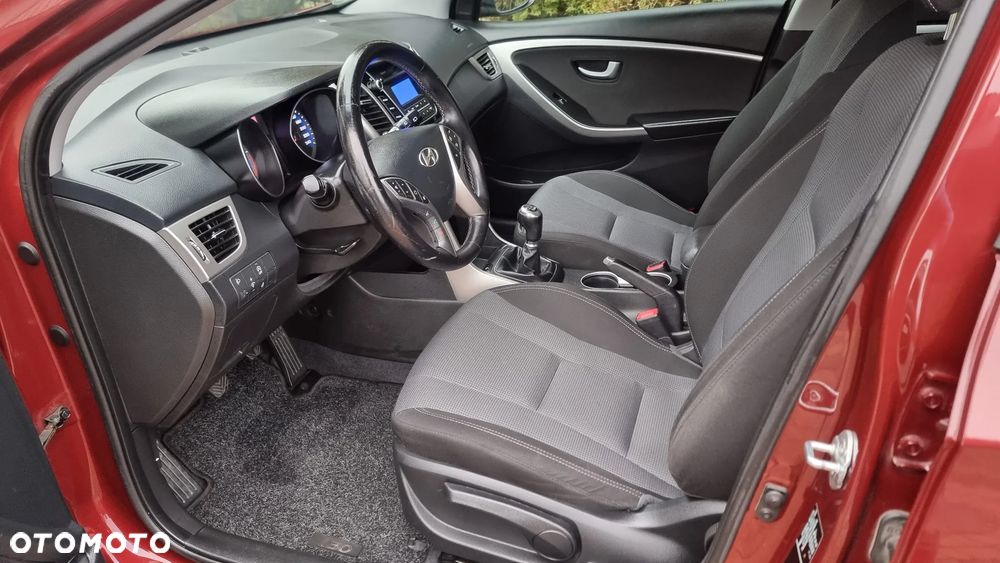 Hyundai i30 blue 1.4 Trend - 26