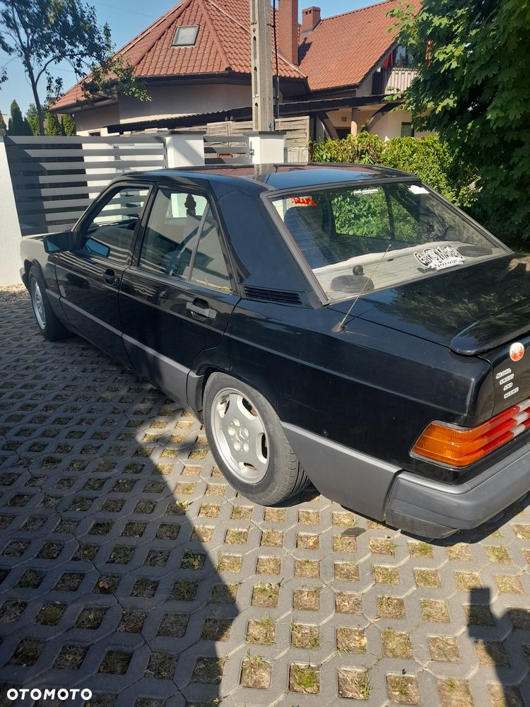 Mercedes-Benz W201 (190) - 1