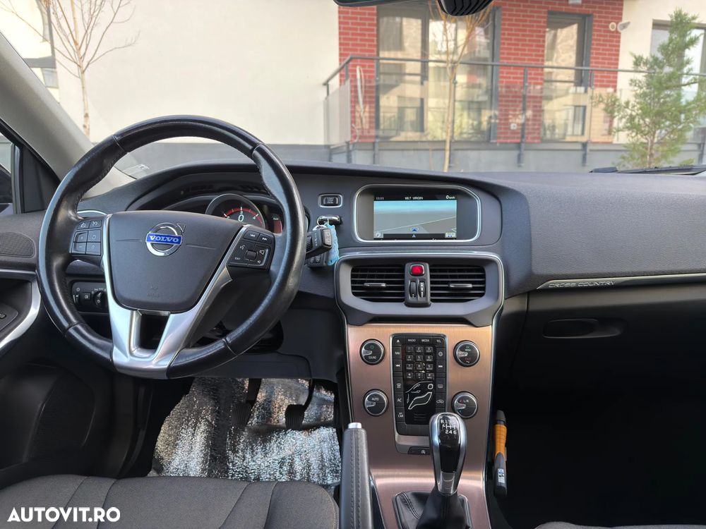 Volvo V40 Cross Country D2 Momentum - 15