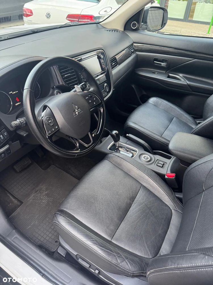 Mitsubishi Outlander 2.0 Instyle Navi 4WD CVT - 10