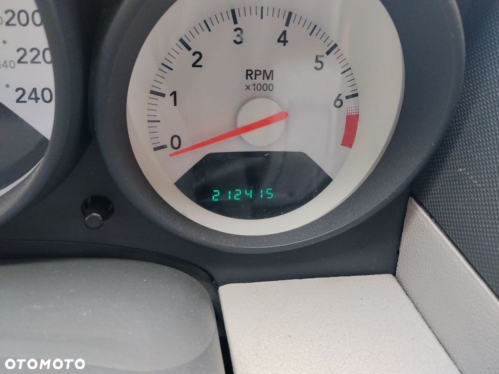 Dodge Caliber - 16