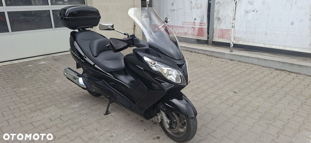 Suzuki Burgman - 10
