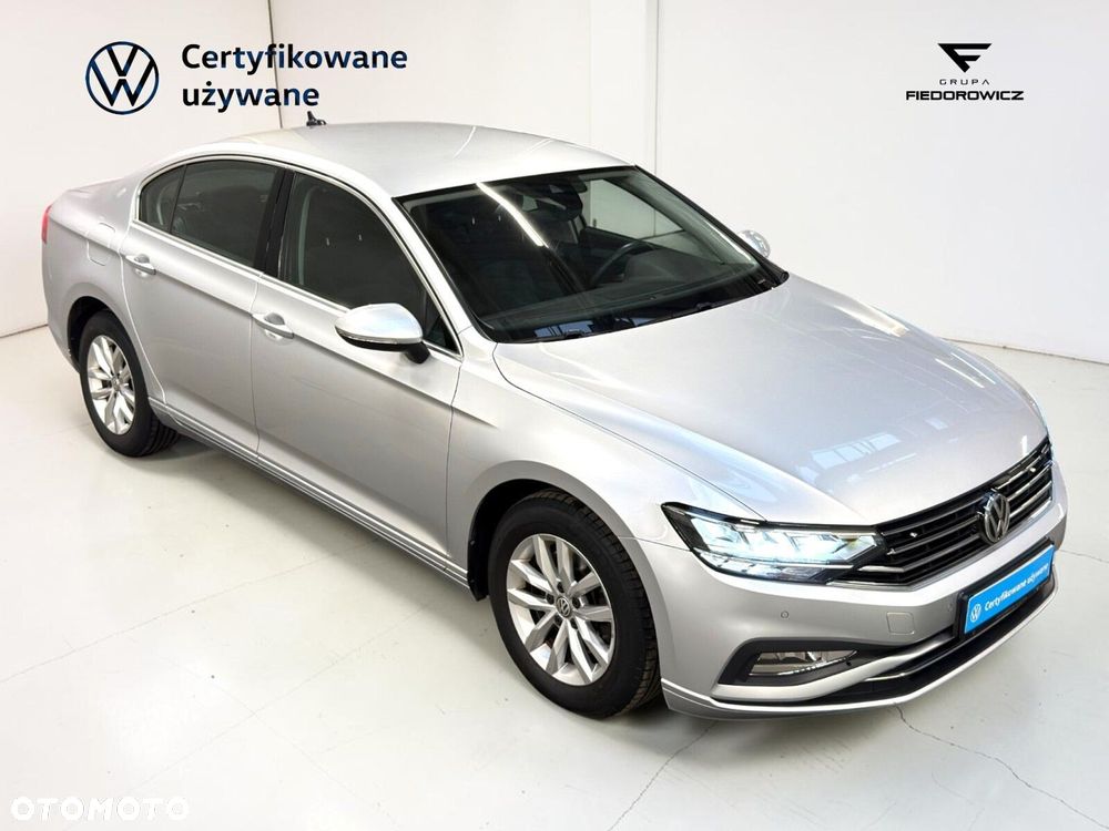 Volkswagen Passat - 17