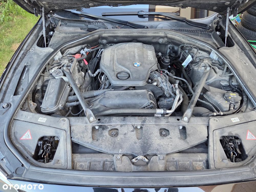 BMW Seria 5 520d Sport - 12