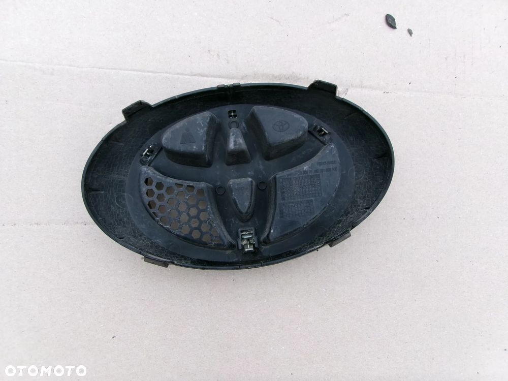 ZNACZEK EMBLEMAT TOYOTA AYGO II   PRZÓD  14-22 - 2