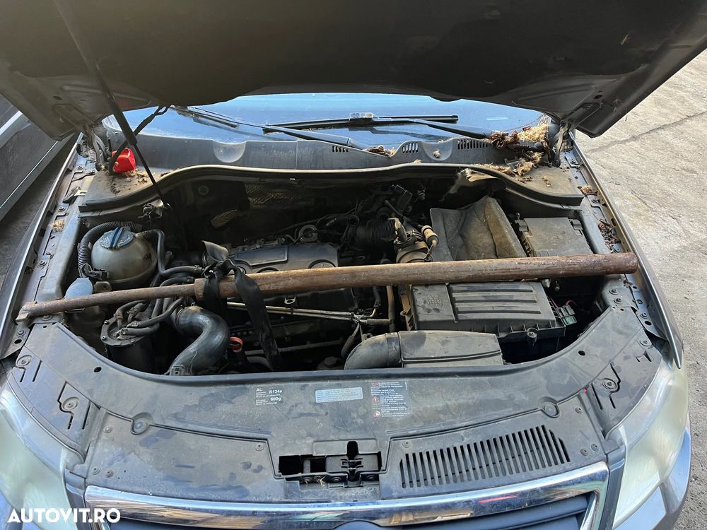 Dezmembrez VW Volkswagen Passat B6 break gri inchis 2.0 TDI 2007 - 4