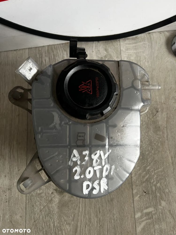 ZBIORNICZEK WYRÓWNAWCZY VW CADDY V 5 5WA121407G - 2