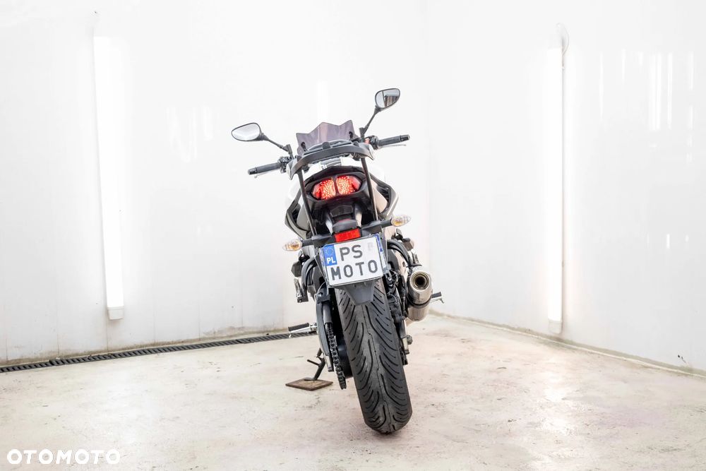 Yamaha FZ8 - 7