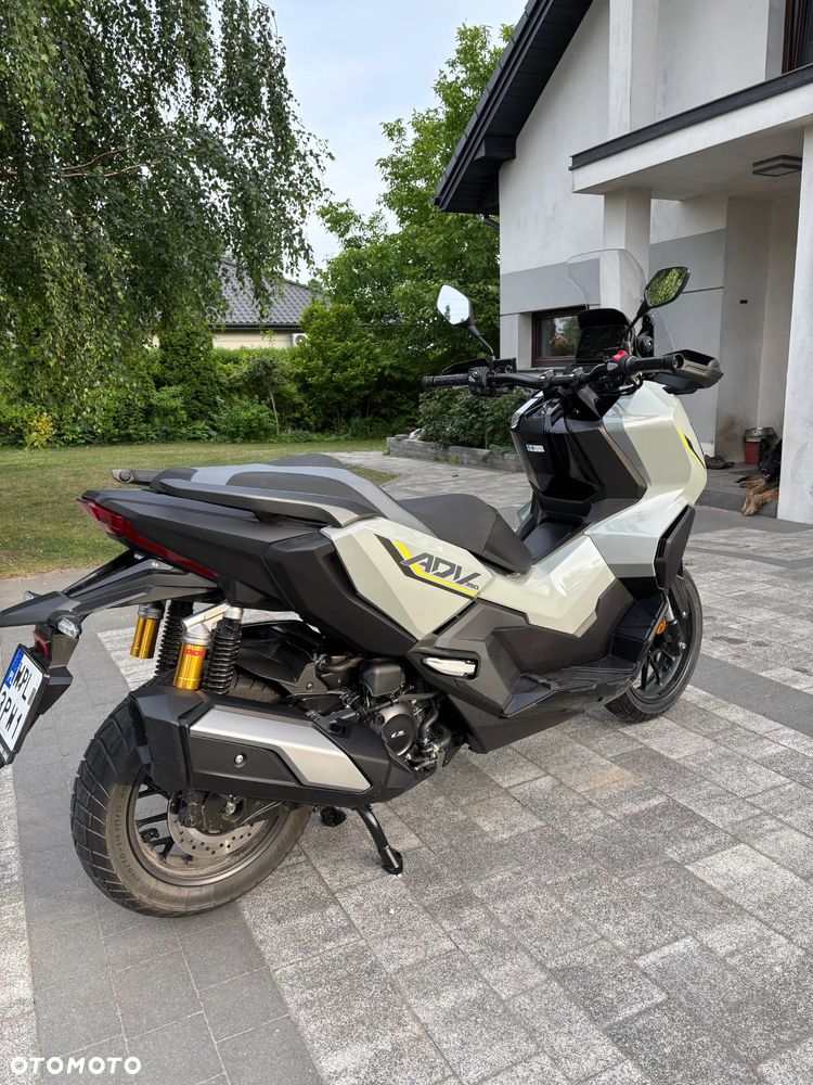Honda ADV350 - 3