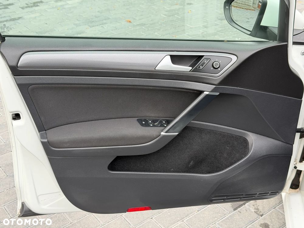 Volkswagen Golf 1.6 TDI BlueMotion Technology Lounge - 9