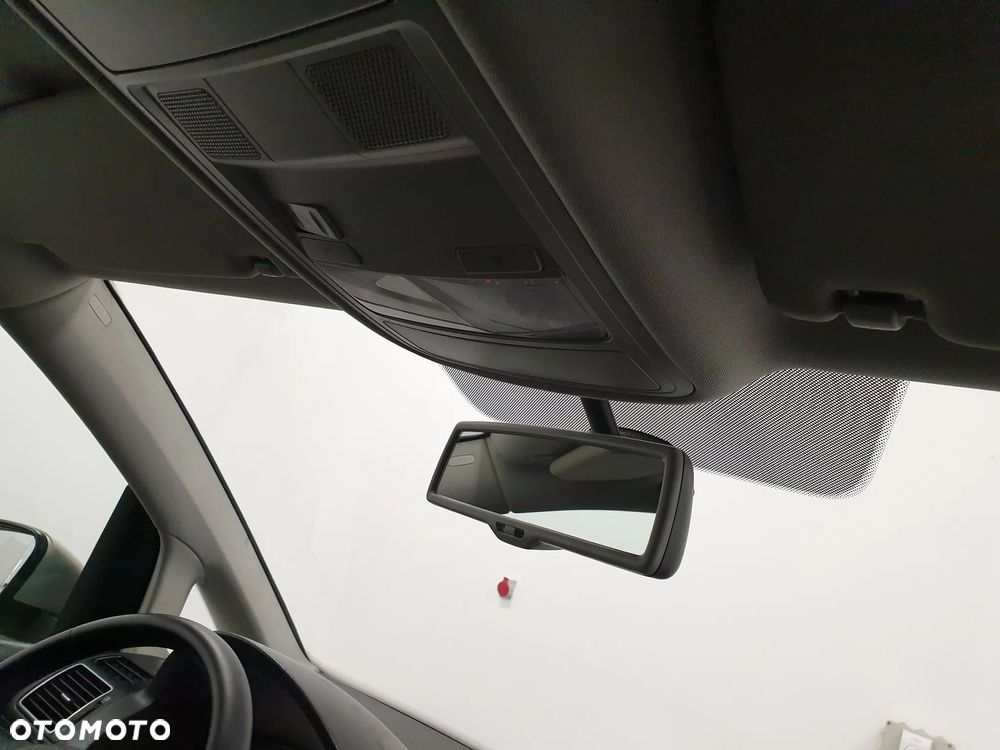 Volkswagen Touran 2.0 TDI DPF Highline - 21
