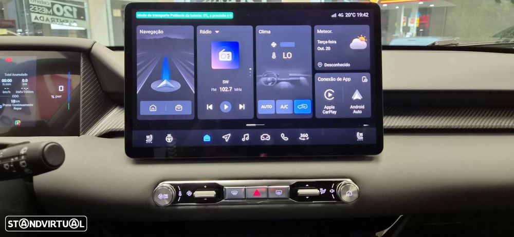 MG MG4 64 kWh Luxury - 28