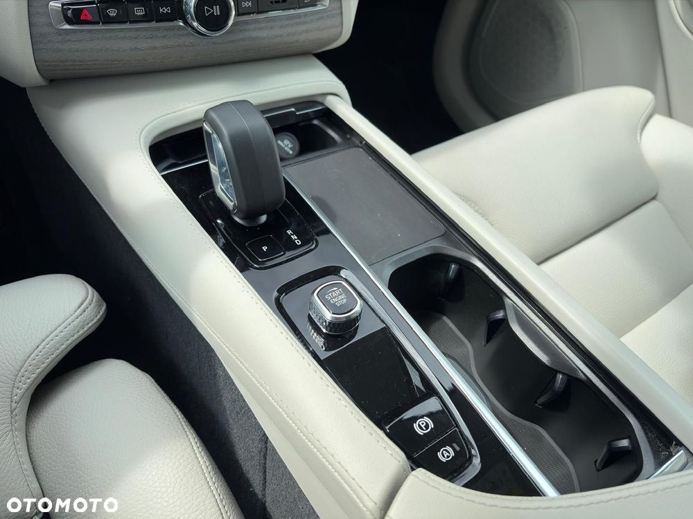 Volvo XC 90 - 35