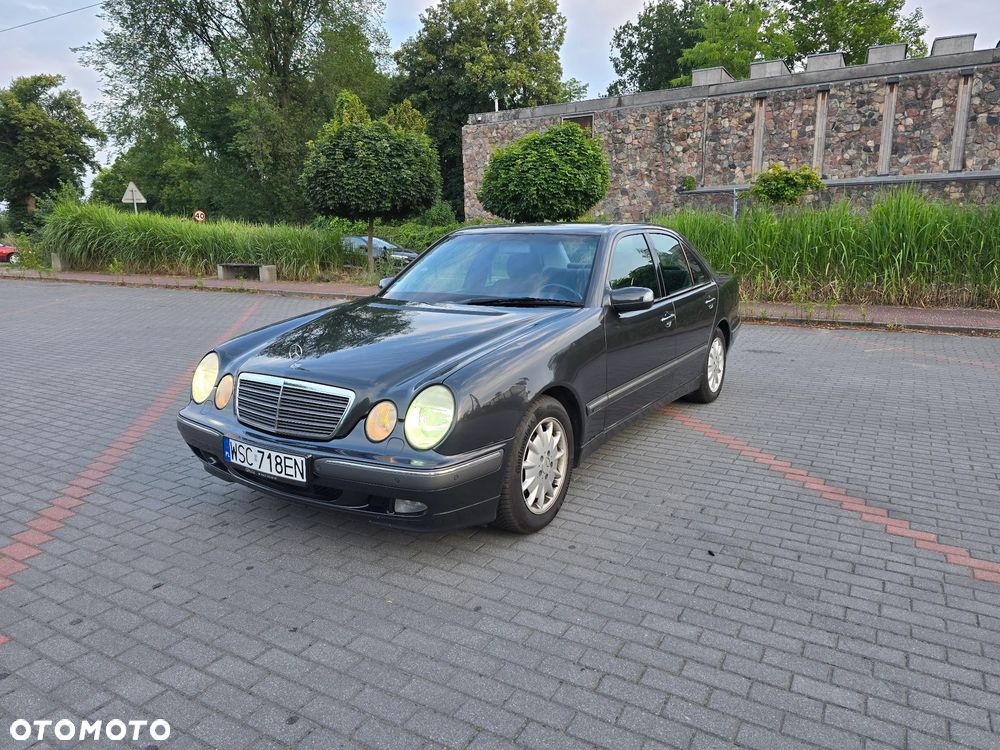 Mercedes-Benz Klasa E - 18