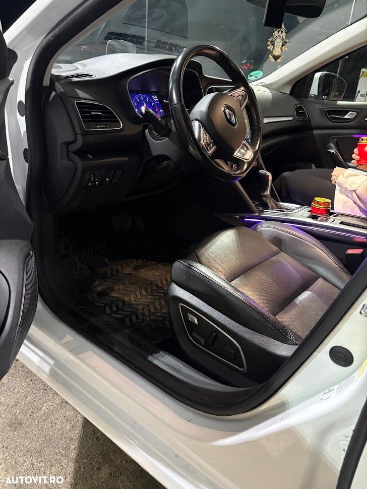 Renault Megane TCe 140 GPF EDC Techno - 22