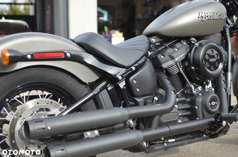 Harley-Davidson Softail Street Bob - 14
