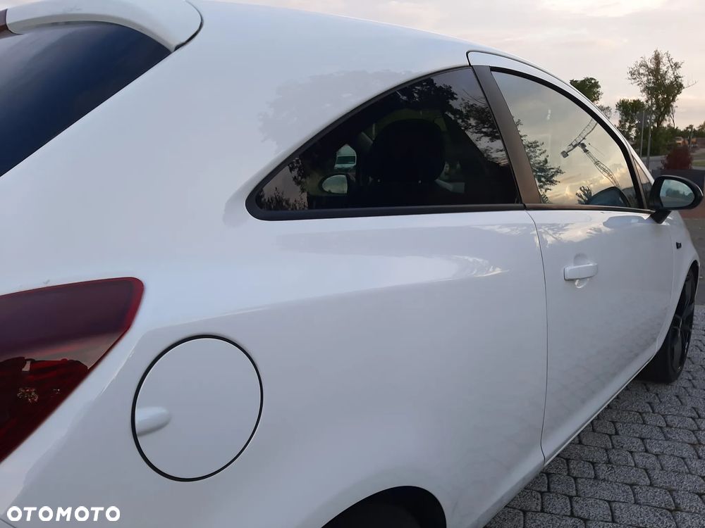 Opel Corsa 1.4 16V Color Edition - 11