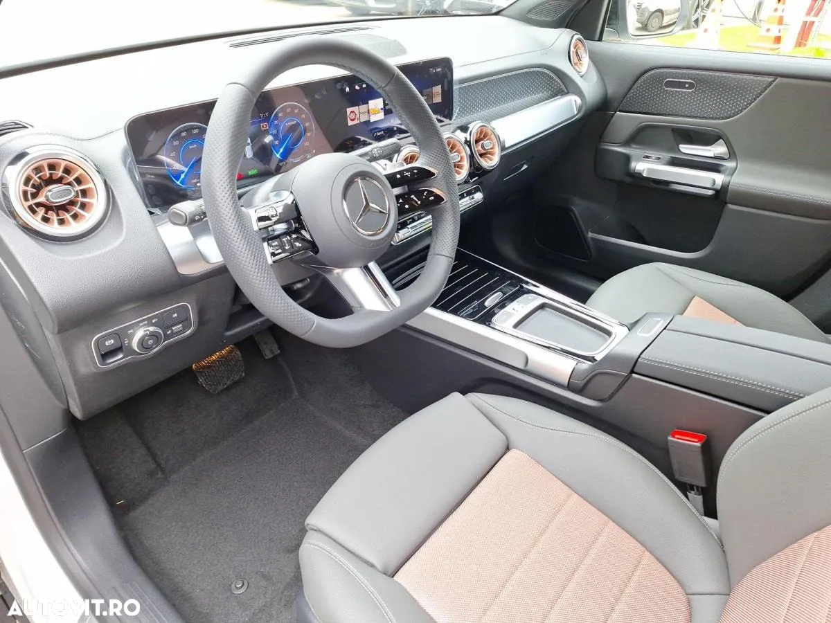 Mercedes-Benz EQB 300 4MATIC - 10