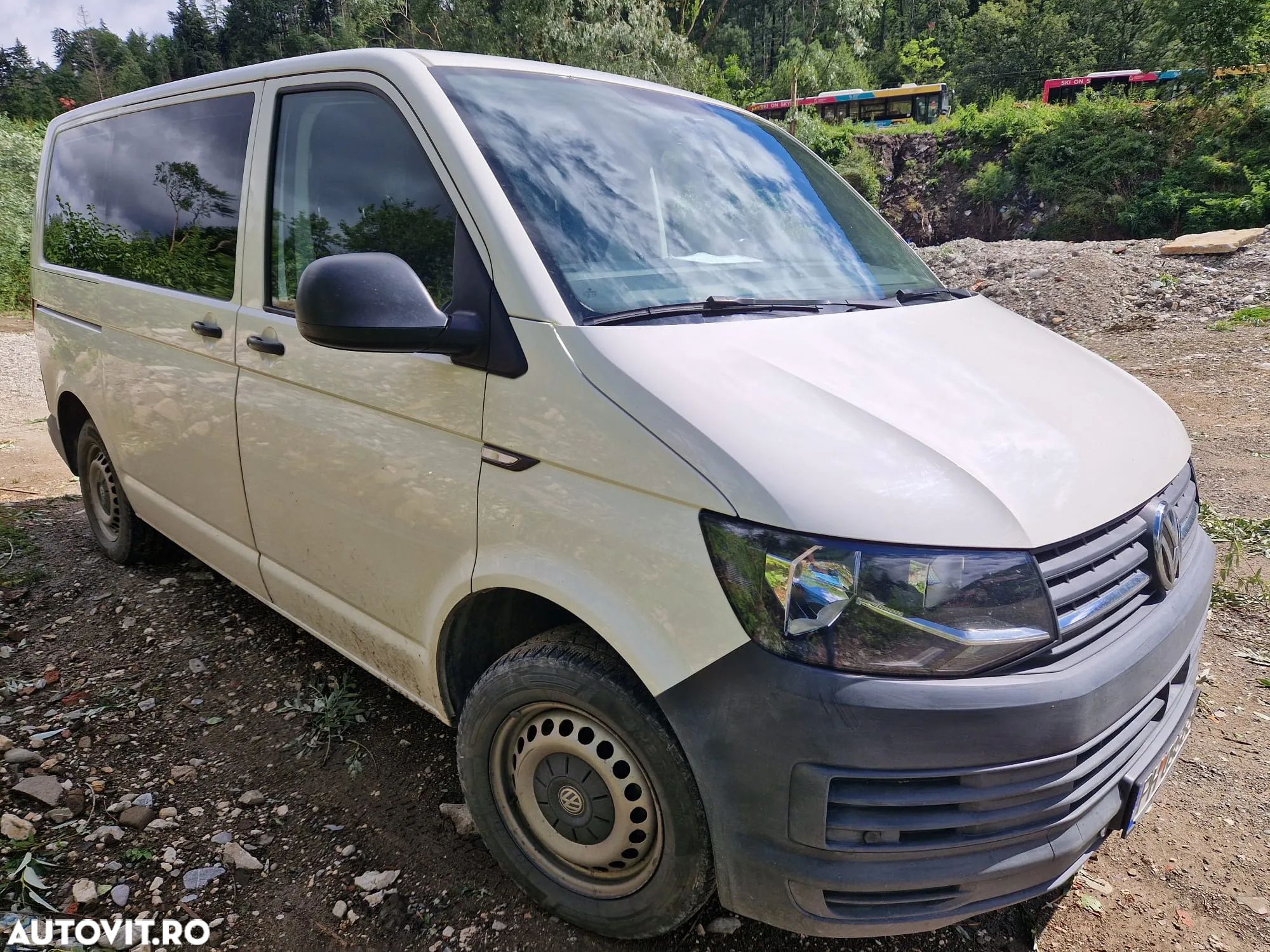 Volkswagen Transporter - 1