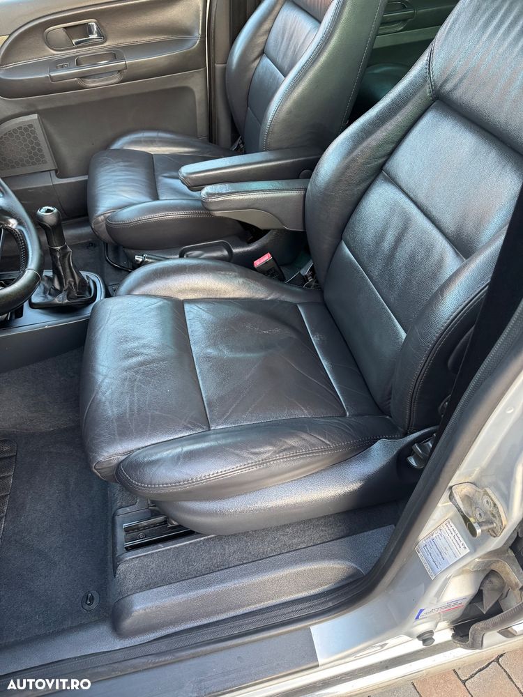 Volkswagen Sharan 1.9 TDI 4Motion - 3