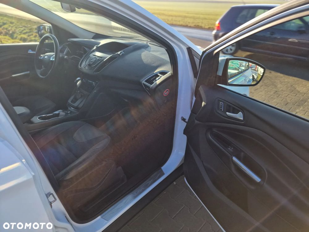 Ford Kuga 2.0 TDCi 4x4 Titanium - 27