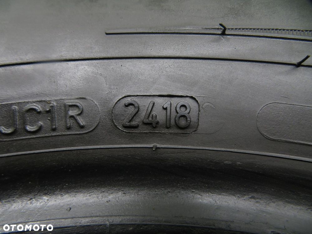 1x 235/65R17 OPONA ZIMOWA Dunlop SP Winter 3D 104H AO - 2